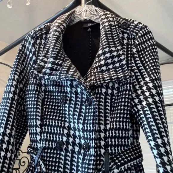 coat - Picture 2 of 7